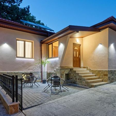 Къща За Гости Relax Hisarya Exterior foto