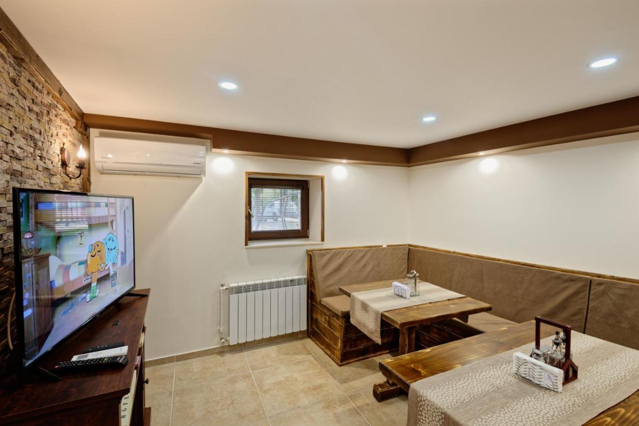 Къща За Гости Relax Hisarya Exterior foto