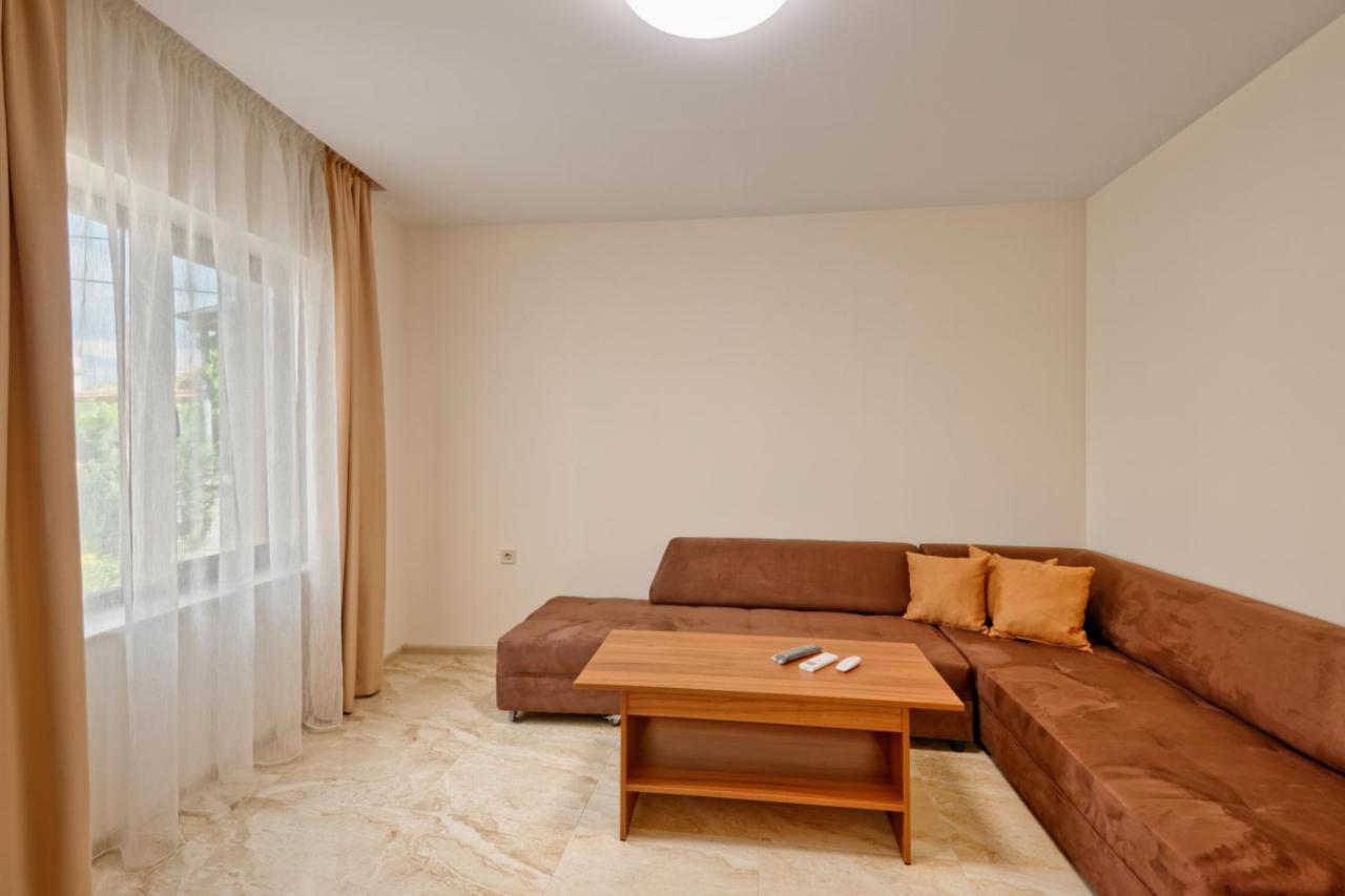 Къща За Гости Relax Hisarya Exterior foto