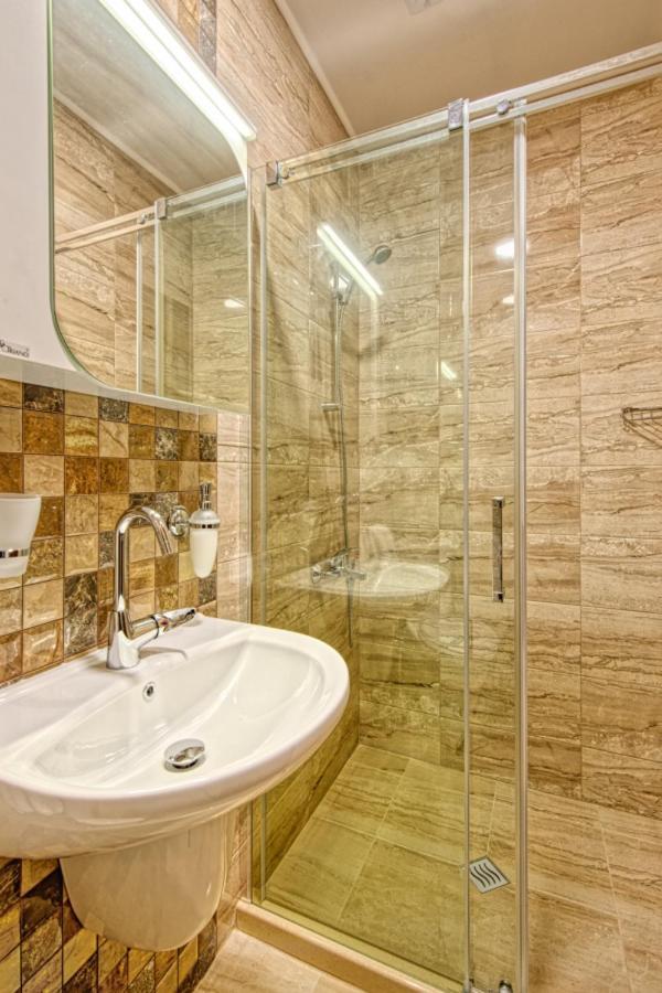 Къща За Гости Relax Hisarya Exterior foto